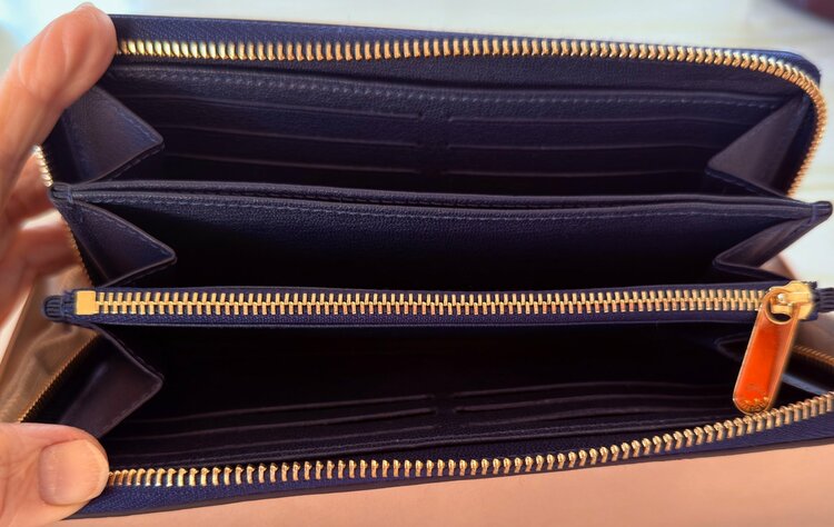 ジッピーウォレット ニロティカス（内側ゴートスキン） 紺色（ブランド財布・小物）の商品画像 - 査定依頼日：2026年3月17日 - 最高査定価格：100,000円