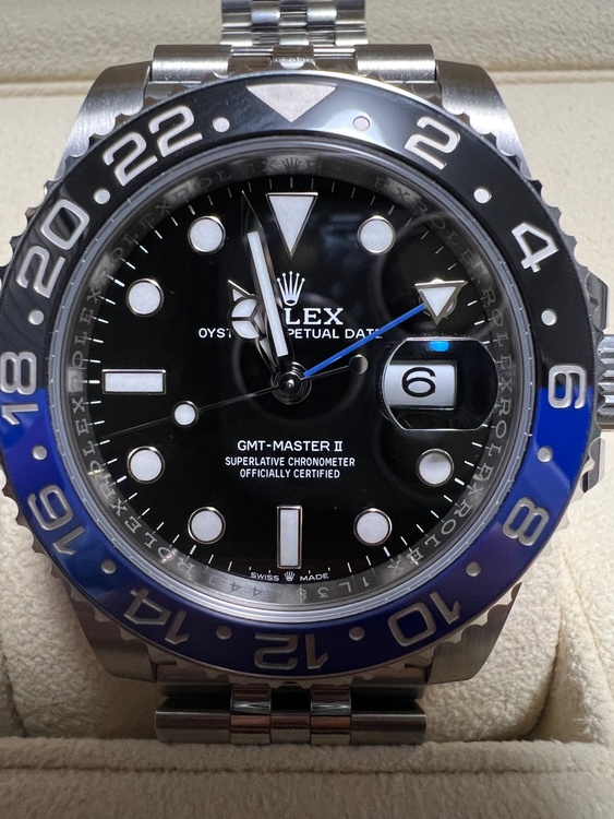 ロレックス GMTマスター 126710BLNr（高級時計）の商品画像 - 査定依頼日：2026年1月28日 - 最高査定価格：2,940,000円