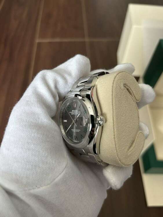 ロレックス デイトジャスト 126200　DATEJAST36 スレートローマ スムースベゼルオイスターブレス（高級時計）の商品画像 - 査定依頼日：2025年3月14日 - 最高査定価格：1,190,000円