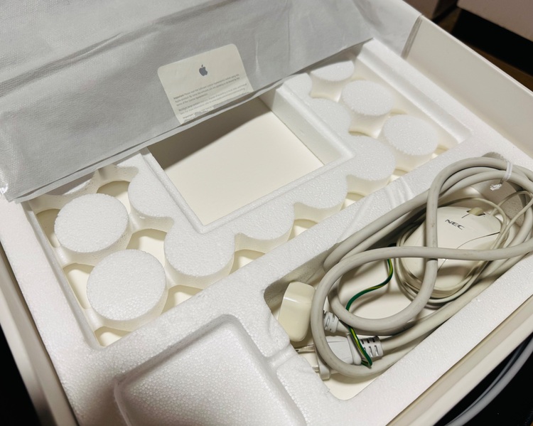 MacBook2008 early（PC・タブレット）の商品画像 - 査定依頼日：2025年11月4日 - 最高査定価格：3,000円