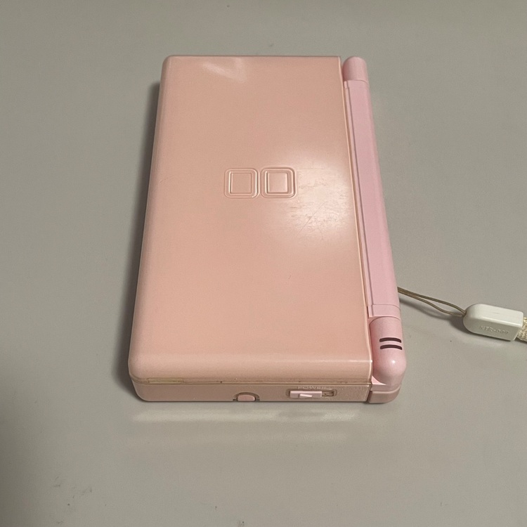 ニンテンドー DS Lite ノーブルピンク（ゲーム機本体・ゲームソフト）の商品画像 - 査定依頼日：2025年8月17日 - 最高査定価格：1,800円