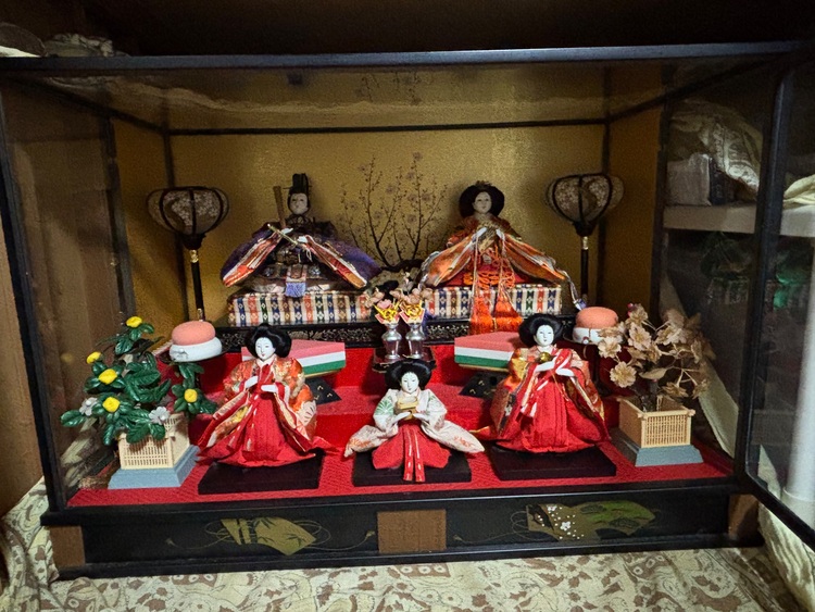 雛人形（美術品・骨董品）の商品画像 - 査定依頼日：2025年11月15日 - 最高査定価格：2,000円