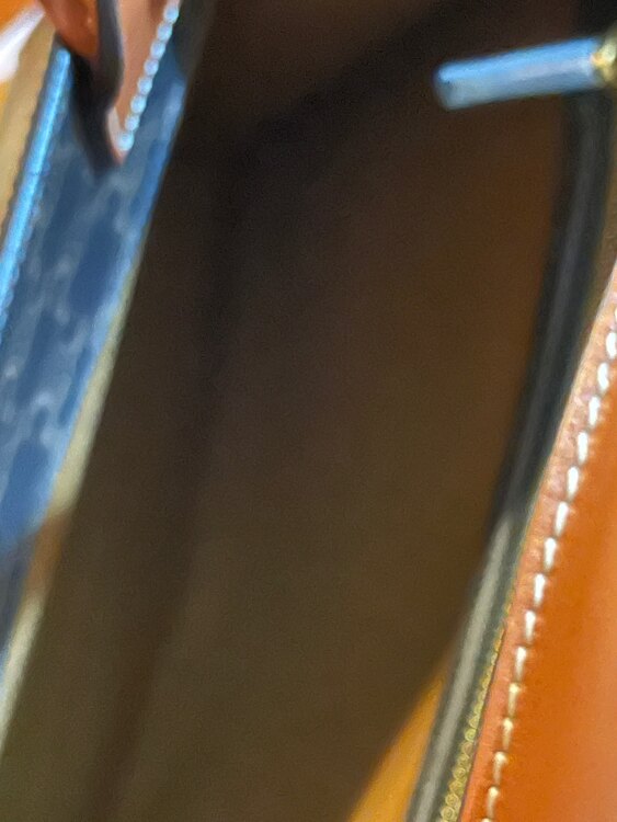 バーティカルカバ スモール（ブランドバッグ）の商品画像 - 査定依頼日：2024年12月28日 - 最高査定価格：90,000円