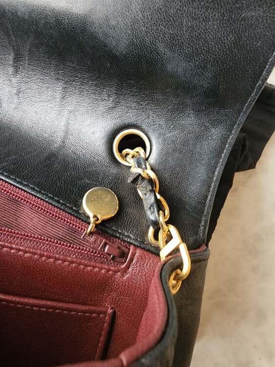CHANEL ダイナアフラップ（ブランドバッグ）の商品画像 - 査定依頼日：2026年8月19日 - 最高査定価格：240,000円