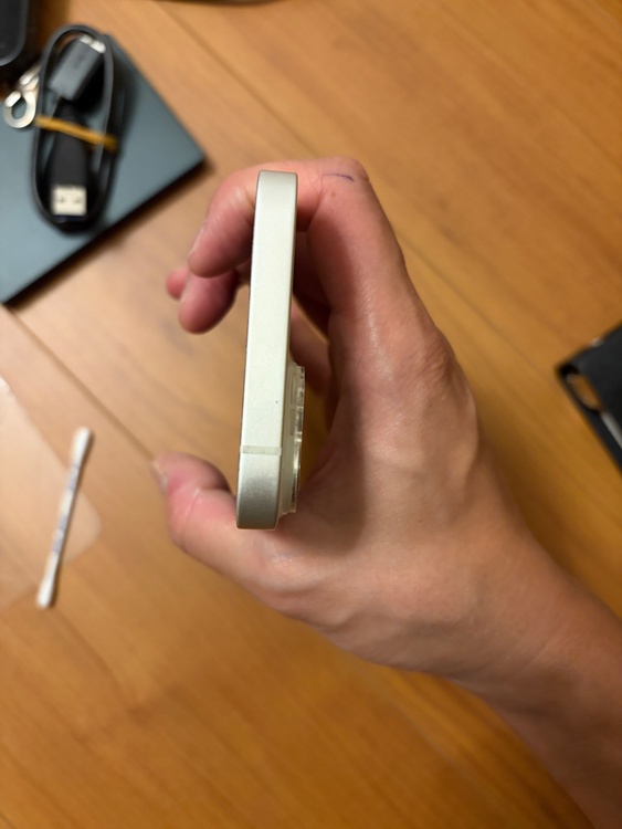 iPhone iPhone 14 128GB SIMフリー（スマホ）の商品画像 - 査定依頼日：2026年10月11日 - 最高査定価格：39,000円