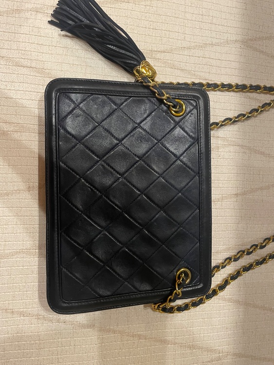 マトラッセ フリンジ GD金具 レザー チェーンショルダーバッグ シャネル（ブランドバッグ）の商品画像 - 査定依頼日：2025年9月15日 - 最高査定価格：120,000円