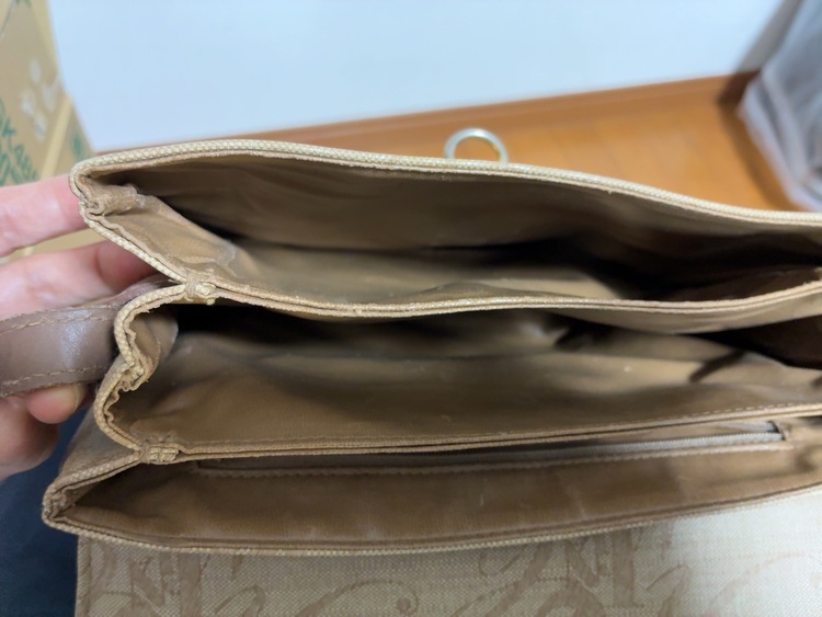 NINARICH ショルダーバッグ（ブランドバッグ）の商品画像 - 査定依頼日：2025年12月2日 - 最高査定価格：500円