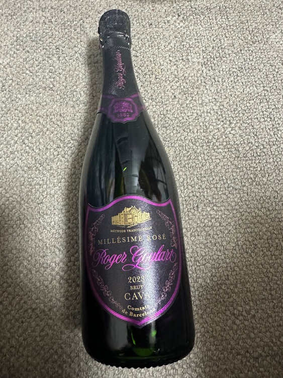 ロジャーグラートカブァロゼ（お酒）の商品画像 - 査定依頼日：2025年10月25日 - 最高査定価格：1,000円