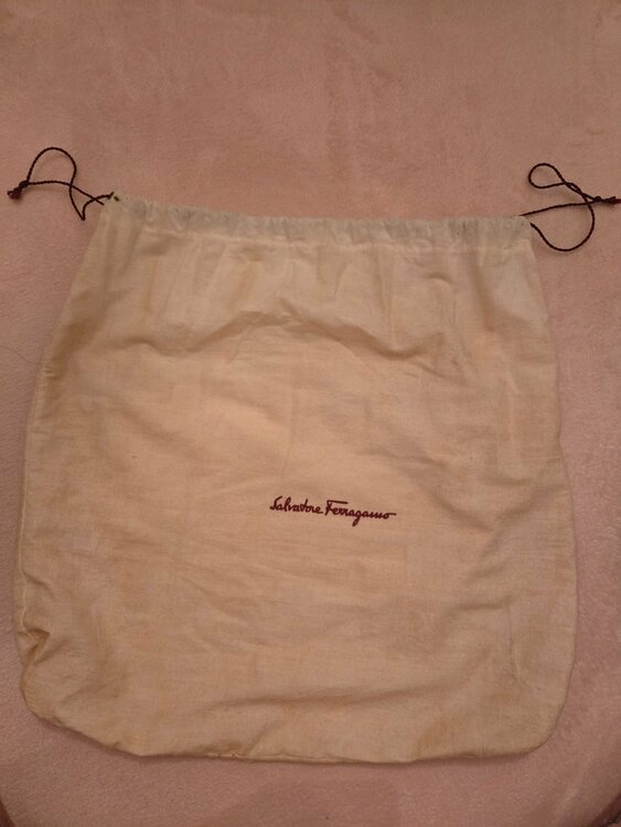 ガンチーニ　クロコ型押し黒（ブランドバッグ）の商品画像 - 査定依頼日：2026年4月7日 - 最高査定価格：10,000円