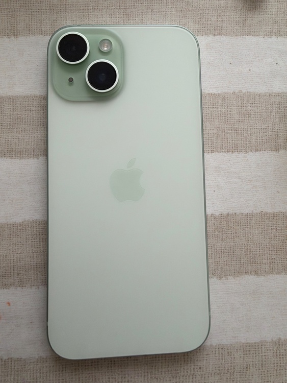 iPhone iPhone 15 128GB SIMフリー（スマホ）の商品画像 - 査定依頼日：2026年9月23日 - 最高査定価格：64,000円