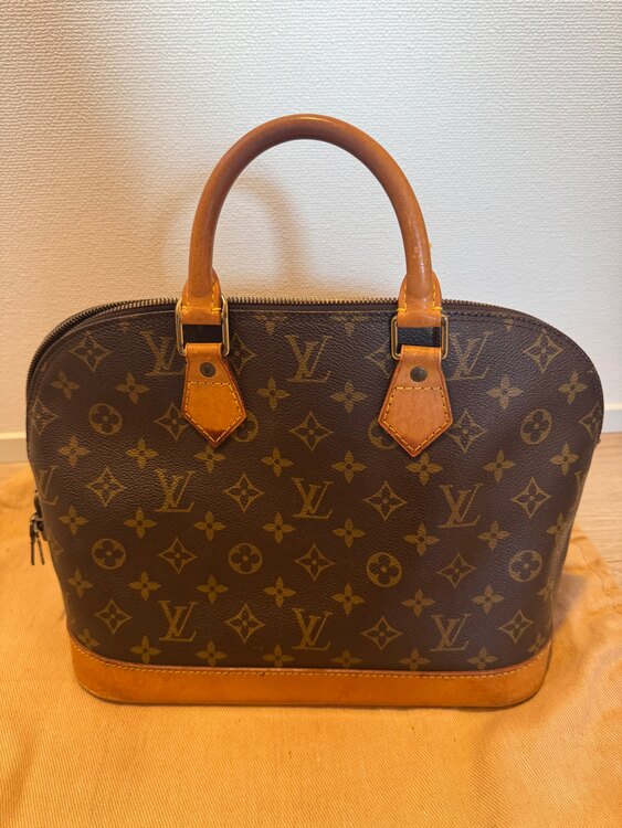 ルイヴィトン アルマ （ブランドバッグ）の商品画像 - 査定依頼日：2024年11月30日 - 最高査定価格：35,000円