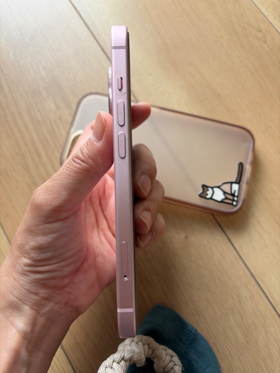 iPhone iPhone 15 256GB SIMフリー（スマホ）の商品画像 - 査定依頼日：2026年7月29日 - 最高査定価格：69,000円
