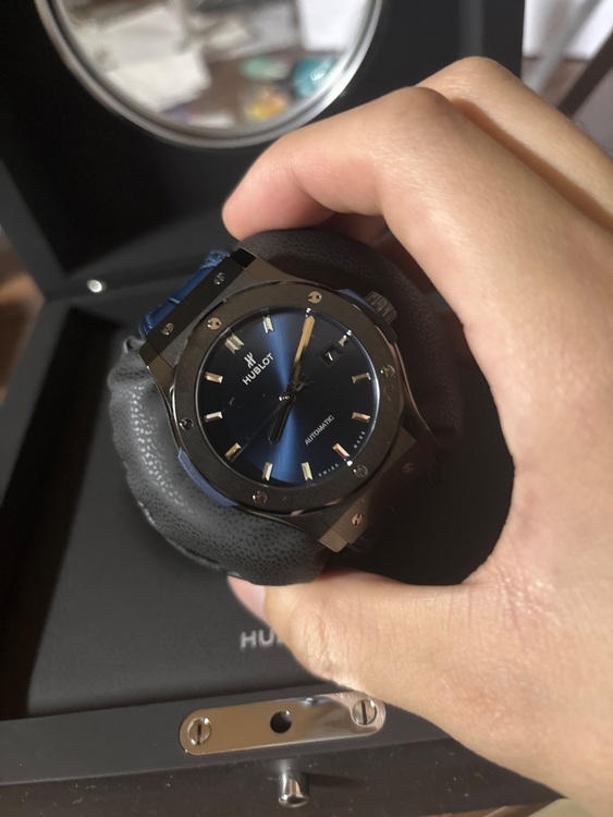 ウブロ クラシックフュージョン （高級時計）の商品画像 - 査定依頼日：2025年10月14日 - 最高査定価格：600,000円