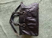 コーチ アシュレイ レザー サッチェル2way ショルダーバッグ（ブランドバッグ）の商品画像 - 査定依頼日：2019年5月4日 - 最高査定価格：3,000円