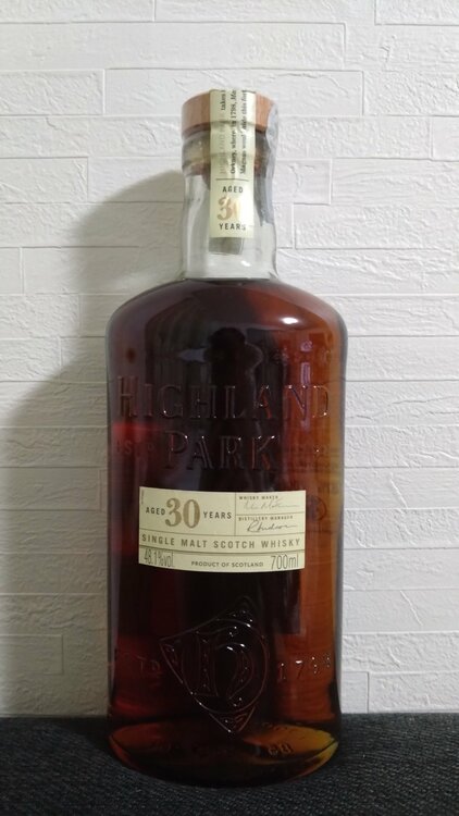 ハイランドパーク30年（お酒）の商品画像 - 査定依頼日：2026年5月11日 - 最高査定価格：105,000円