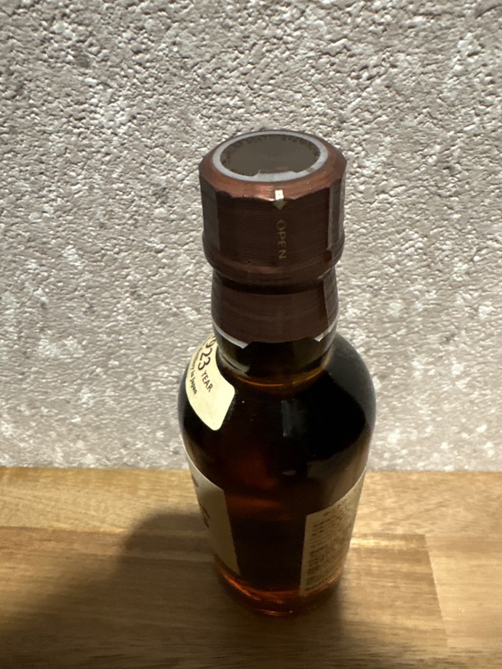 山崎NVミニボトル180ml（お酒）の商品画像 - 査定依頼日：2026年4月30日 - 最高査定価格：2,000円