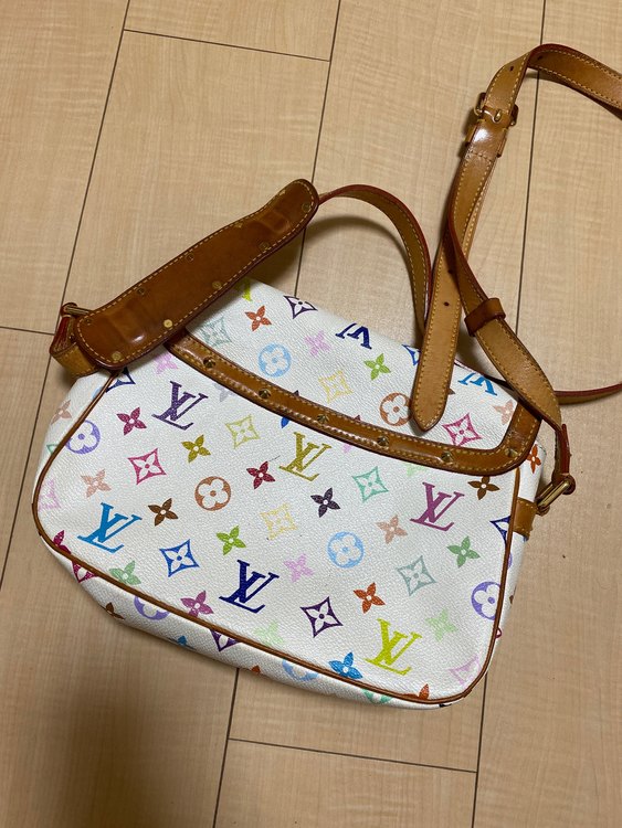 ルイヴィトン マルチカラー （ブランドバッグ）の商品画像 - 査定依頼日：2023年5月22日 - 最高査定価格：55,000円