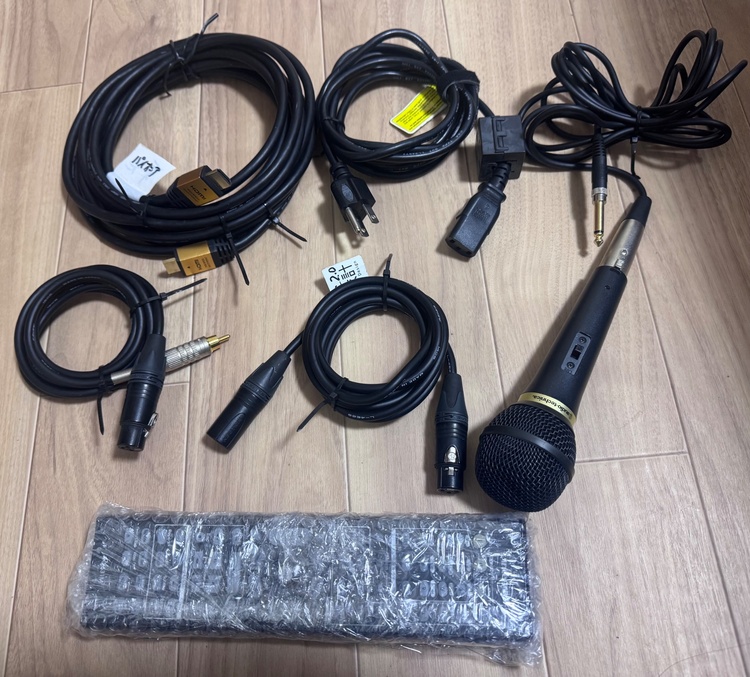 Integra AVアンプ DTC- 9.8リモコン マイク ケーブルセット（CD・DVD）の商品画像 - 査定依頼日：2026年2月25日 - 最高査定価格：5,000円