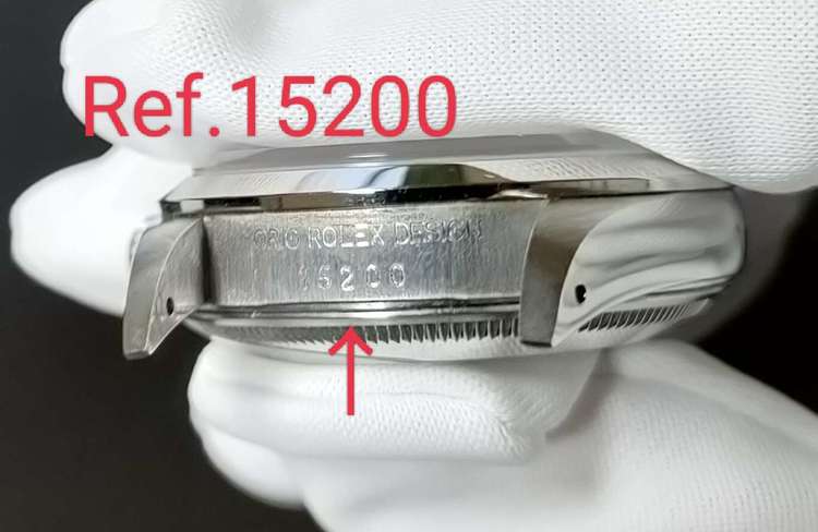 オイスターパーペチュアル デイトRef.15200（高級時計）の商品画像 - 査定依頼日：2022年9月28日 - 最高査定価格：530,000円