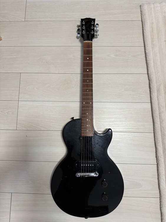 Lp jr ebony 2001年製（ピアノ・楽器・PA機材）の商品画像 - 査定依頼日：2025年12月14日 - 最高査定価格：80,000円