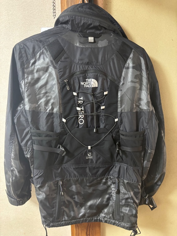 eYe COMME des GARCONS JUNYA WATANABE MAN（古着・ファッション）の商品画像 - 査定依頼日：2025年12月10日 - 最高査定価格：100,000円