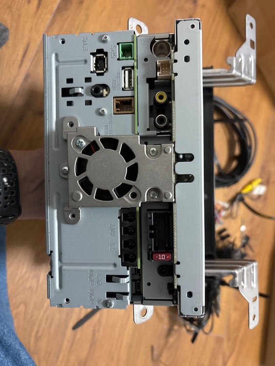 パイオニア　AVIC RQ912（カー用品）の商品画像 - 査定依頼日：2025年6月7日 - 最高査定価格：14,000円