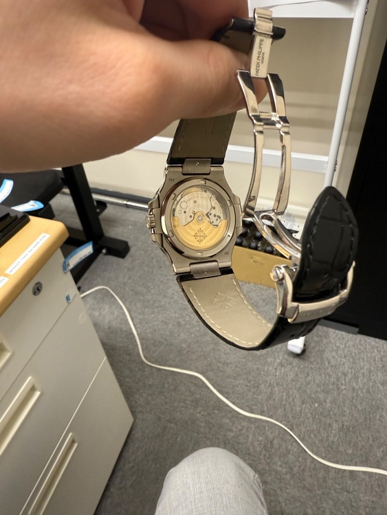 パテックフィリップ ノーチラス （高級時計）の商品画像 - 査定依頼日：2026年1月22日 - 最高査定価格：10,000,000円