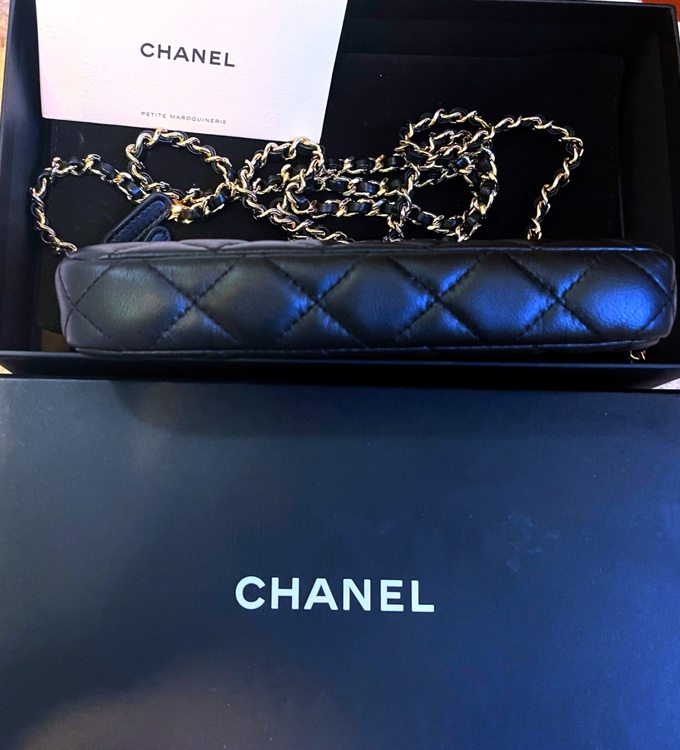 マトラッセチェーンウォレット（ブランドバッグ）の商品画像 - 査定依頼日：2026年4月9日 - 最高査定価格：290,000円