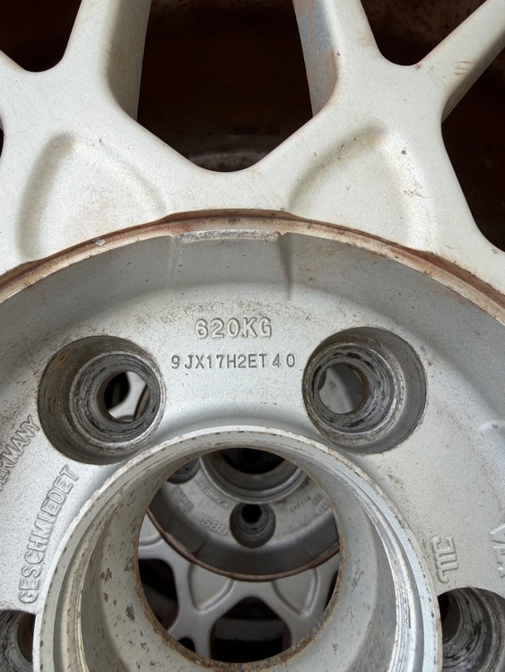 BBS RG136 RG137（カー用品）の商品画像 - 査定依頼日：2026年5月9日 - 最高査定価格：6,000円