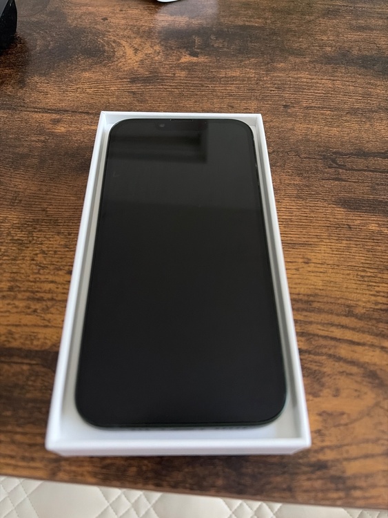 iPhone iPhone 13 128GB SIMフリー（スマホ）の商品画像 - 査定依頼日：2026年8月29日 - 最高査定価格：35,500円