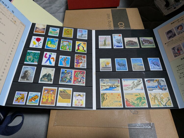 97特殊切手帳（切手）の商品画像 - 査定依頼日：2026年6月8日 - 最高査定価格：100,000円