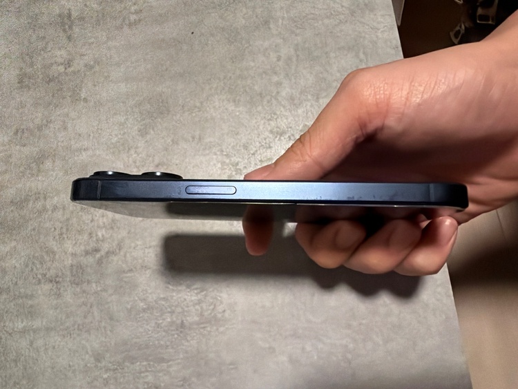 iPhone iPhone 15 Pro 128GB au（スマホ）の商品画像 - 査定依頼日：2026年9月26日 - 最高査定価格：51,000円