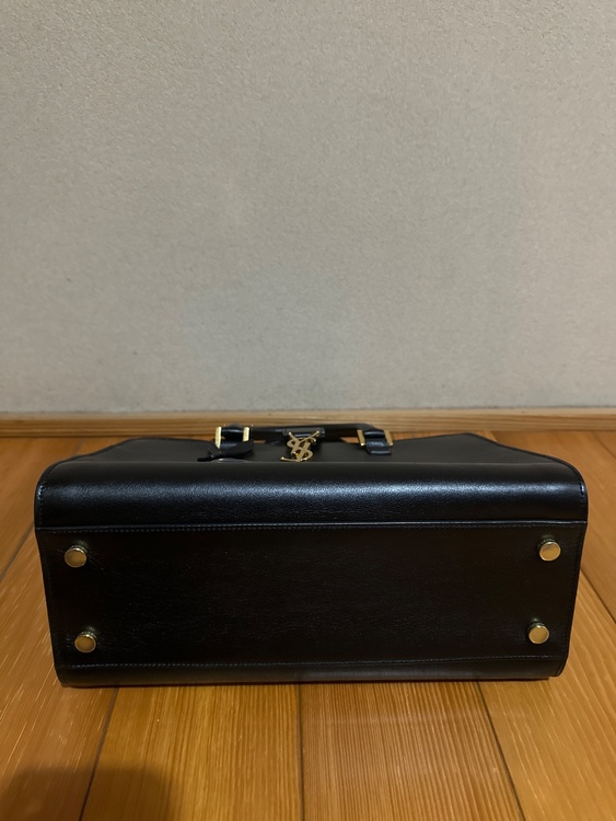 イブサンローラン  （ブランドバッグ）の商品画像 - 査定依頼日：2025年12月15日 - 最高査定価格：140,000円