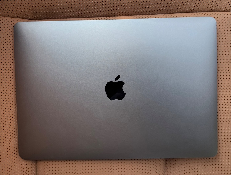 MacBook Air 2020（PC・タブレット）の商品画像 - 査定依頼日：2025年7月31日 - 最高査定価格：25,000円