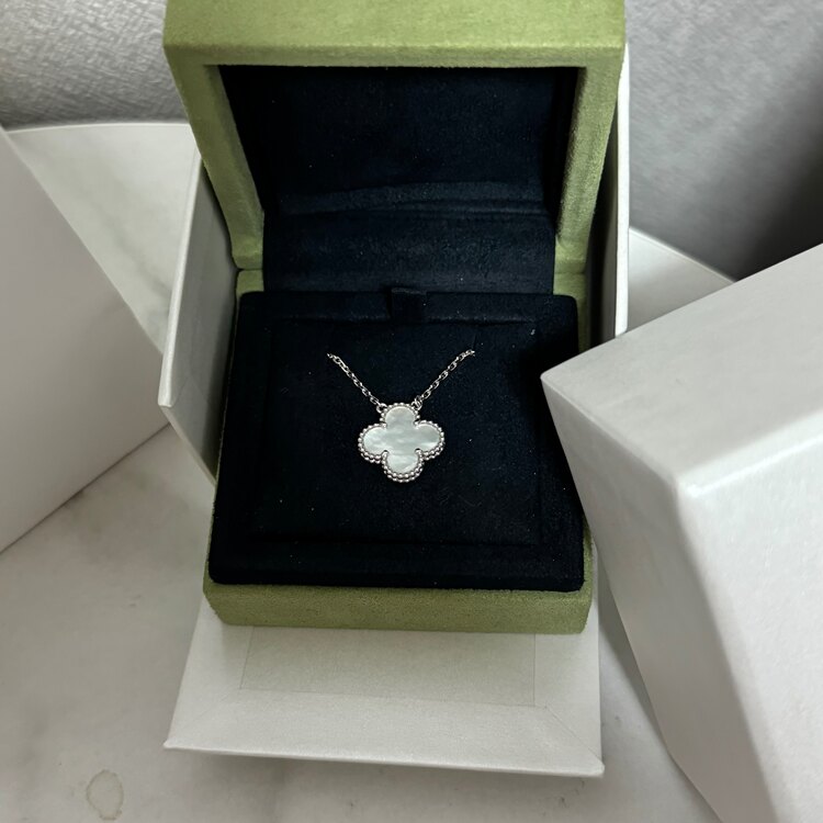 その他 ヴァン クリーフ＆アーペル （高級時計）の商品画像 - 査定依頼日：2025年4月14日 - 最高査定価格：330,000円