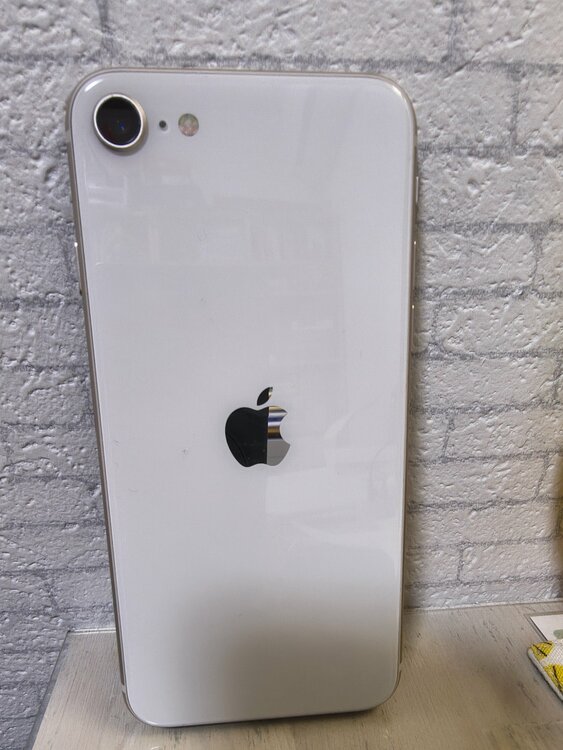 iPhone SE (第 3 世代) 128GB SIMフリー（スマホ）の商品画像 - 査定依頼日：2026年4月19日 - 最高査定価格：18,000円