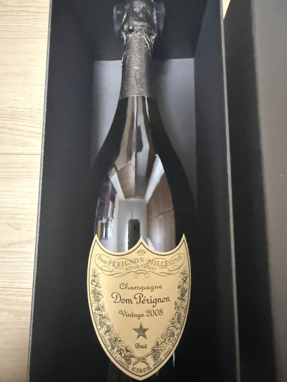 シャンパン ドン・ペリニヨン （お酒）の商品画像 - 査定依頼日：2025年12月17日 - 最高査定価格：25,000円