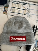 Supreme × New Era Box Logo Beanie (18AW)（古着・ファッション）の商品画像 - 査定依頼日：2026年10月13日 - 最高査定価格：3,000円