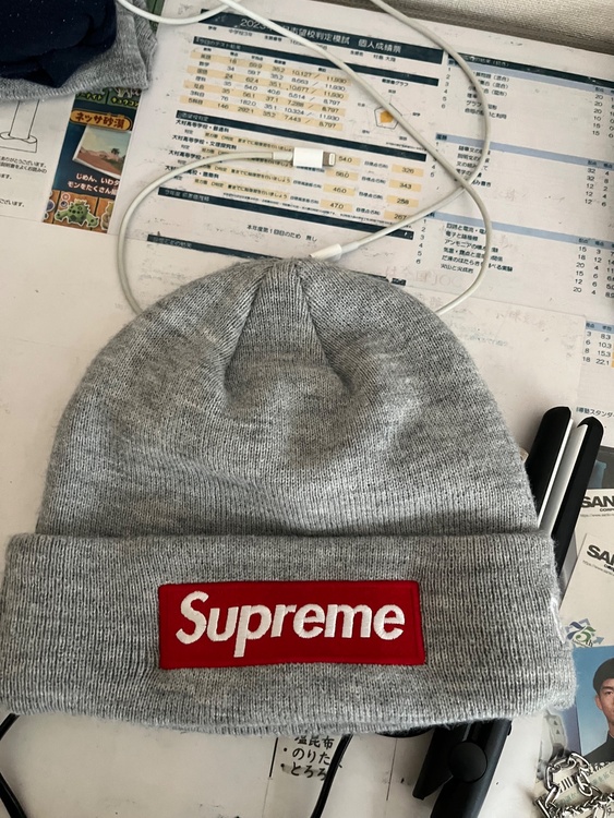 Supreme × New Era Box Logo Beanie (18AW)（古着・ファッション）の商品画像 - 査定依頼日：2026年10月13日 - 最高査定価格：3,000円