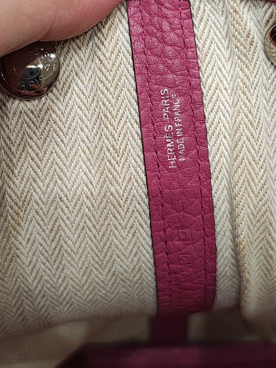 ネゴンダPM（ブランドバッグ）の商品画像 - 査定依頼日：2026年4月20日 - 最高査定価格：300,000円