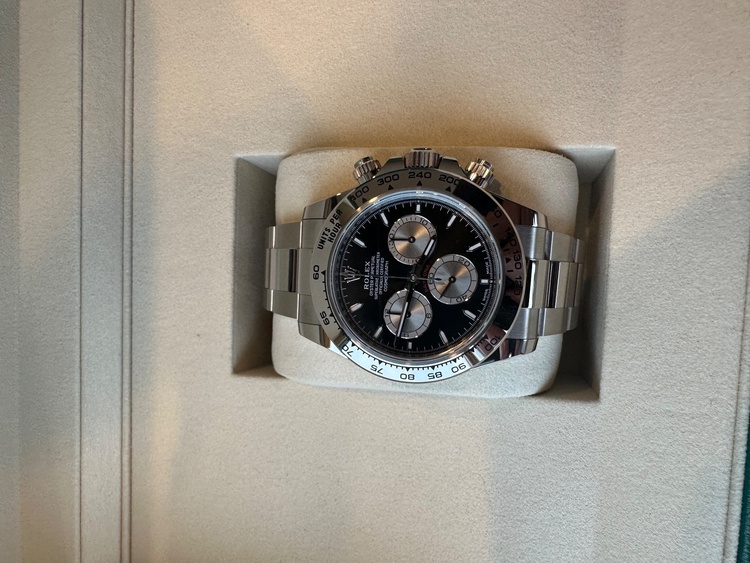 ロレックス デイトナ 12650（高級時計）の商品画像 - 査定依頼日：2026年1月7日 - 最高査定価格：8,600,000円