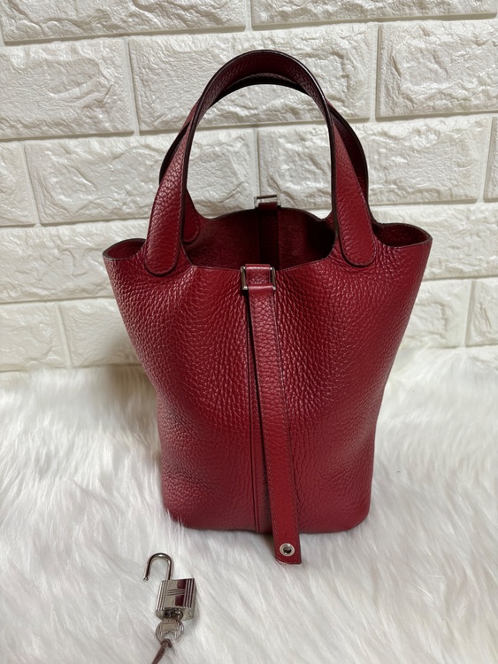 エルメス ピコタンロックＰＭ トリヨンクレマンス ルージュガランス □R刻印（ブランドバッグ）の商品画像 - 査定依頼日：2025年11月15日 - 最高査定価格：120,000円