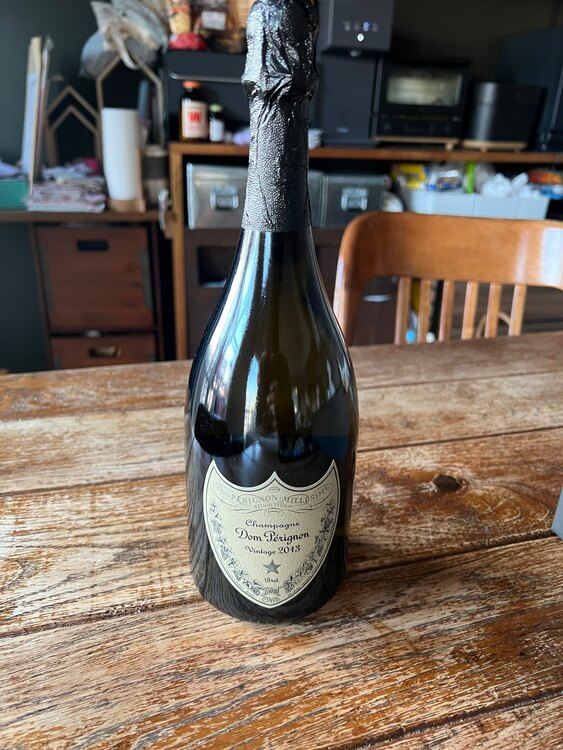 シャンパン ドン・ペリニヨン （お酒）の商品画像 - 査定依頼日：2025年4月7日 - 最高査定価格：19,000円