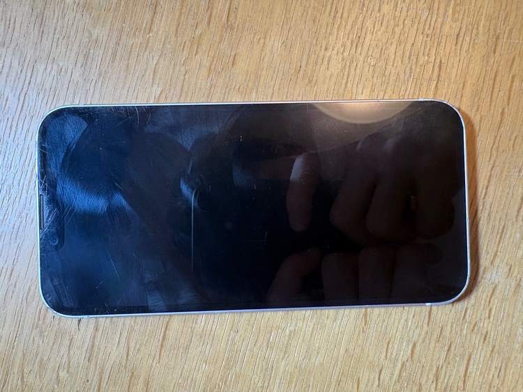 iPhone iPhone 14 128GB Softbank（スマホ）の商品画像 - 査定依頼日：2026年7月12日 - 最高査定価格：36,000円