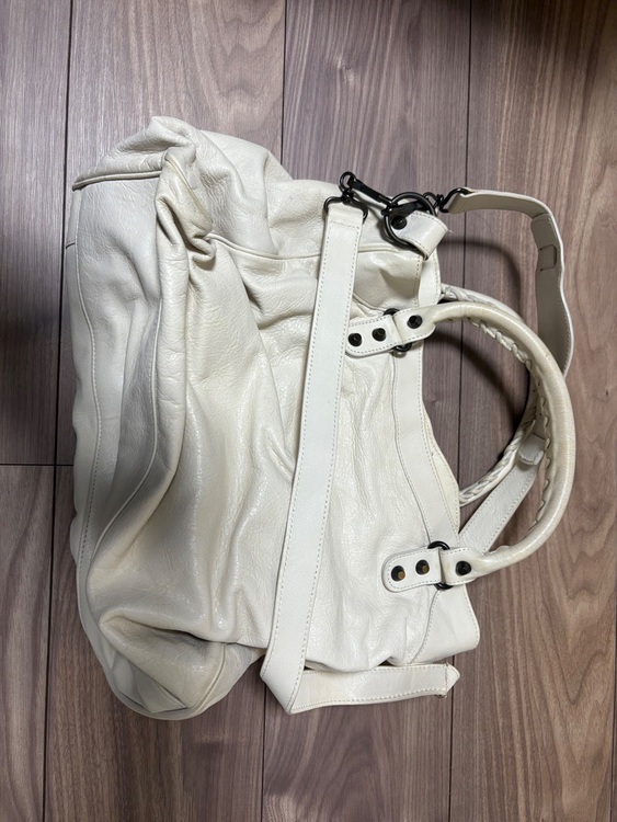 バレンシアガ  （ブランドバッグ）の商品画像 - 査定依頼日：2025年10月14日 - 最高査定価格：80,000円