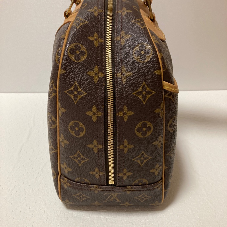 ドーヴィル（ブランドバッグ）の商品画像 - 査定依頼日：2025年11月30日 - 最高査定価格：68,000円