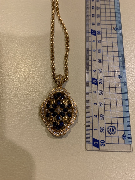 サファイヤとダイヤのペンダント（宝石）の商品画像 - 査定依頼日：2022年5月5日 - 最高査定価格：100,000円