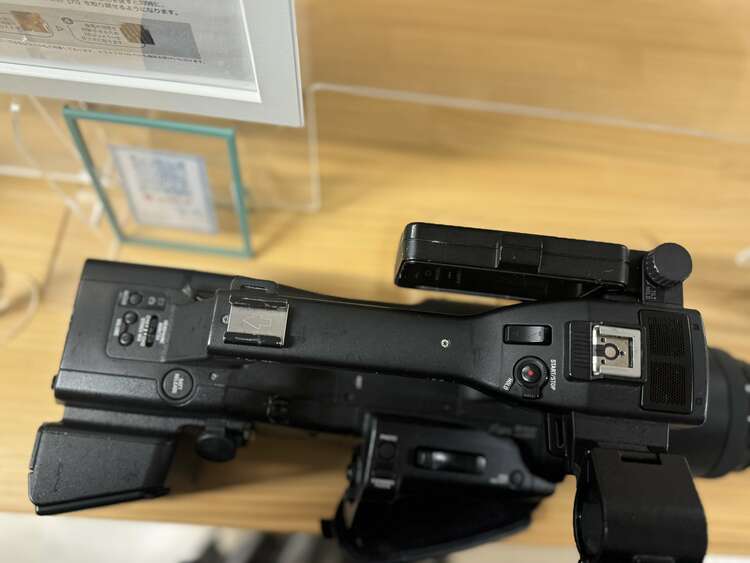 SONY　NXCAMカムコーダー HXR-NX80（カメラ）の商品画像 - 査定依頼日：2025年4月24日 - 最高査定価格：168,000円