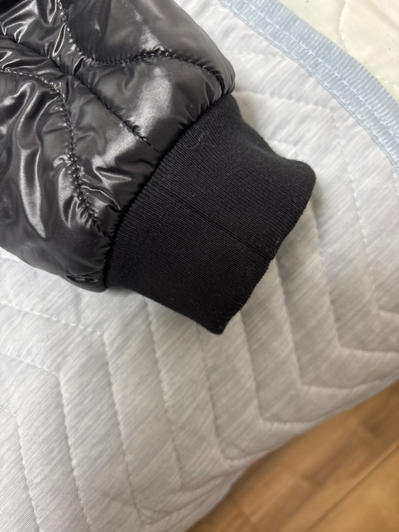 ブルゾン　黒（古着・ファッション）の商品画像 - 査定依頼日：2025年9月23日 - 最高査定価格：10,000円