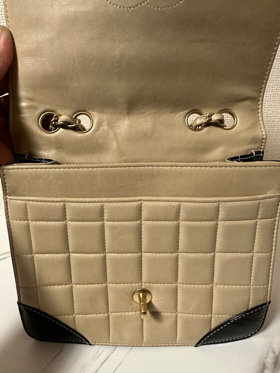 チョコバー（ブランドバッグ）の商品画像 - 査定依頼日：2025年3月31日 - 最高査定価格：70,000円